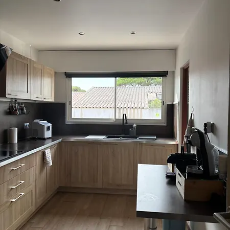 Maison Familiale Trois Piscine Privee La Bois D Olivier Feriehus *